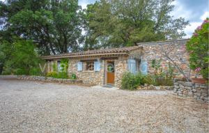 Stunning Home In Taradeau With Kitchen à Taradeau